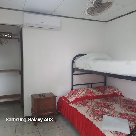 Cabinas Smith 2 Cahuita Kültér fotó
