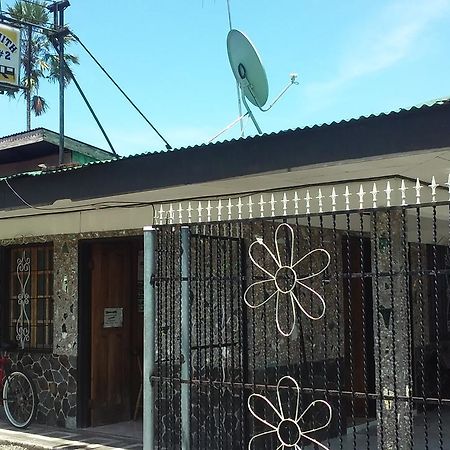 Cabinas Smith 2 Cahuita Kültér fotó